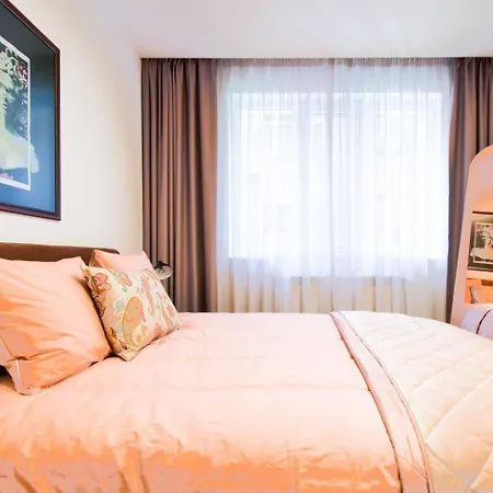 2br By Ndk - Ac - Desk - Lux Interior - Balcony * Sofía