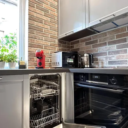 Apartman 2br By Ndk - Ac - Desk - Lux Interior - Balcony