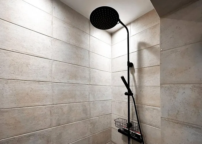 2br By Ndk - Ac - Desk - Lux Interior - Balcony *