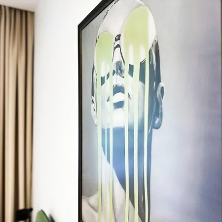 2br By Ndk - Ac - Desk - Lux Interior - Balcony *