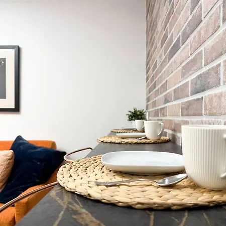 Apartment 2br By Ndk - Ac - Desk - Lux Interior - Balcony *