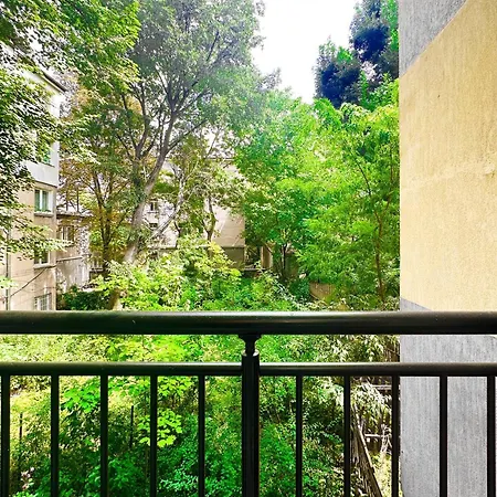 2br By Ndk - Ac - Desk - Lux Interior - Balcony