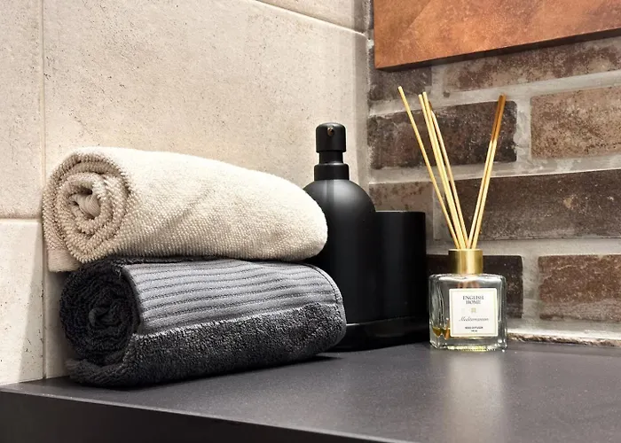 2br By Ndk - Ac - Desk - Lux Interior - Balcony