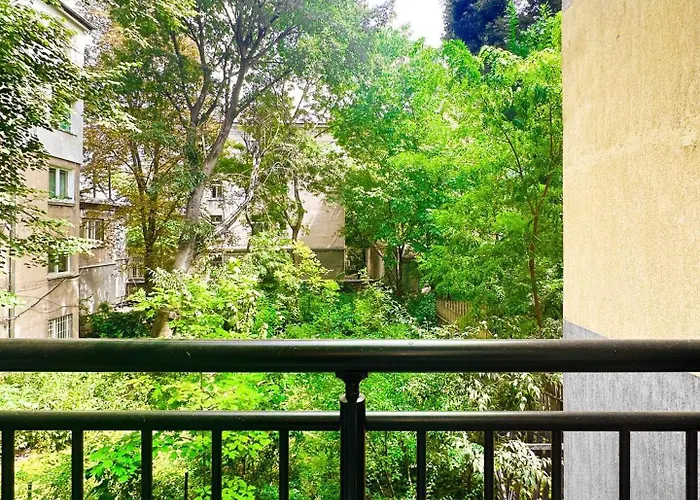 2br By Ndk - Ac - Desk - Lux Interior - Balcony