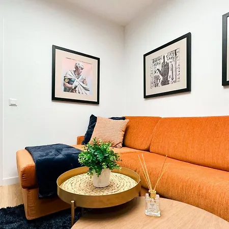 2br By Ndk - Ac - Desk - Lux Interior - Balcony Lägenhet